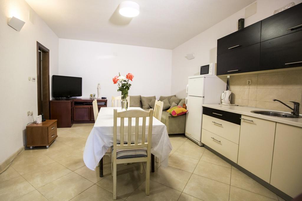 Apartments Bago Трогір Екстер'єр фото