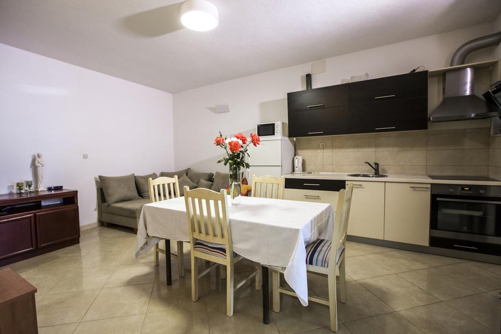 Apartments Bago Трогір Екстер'єр фото